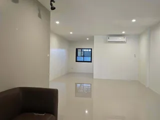 For rent 3 bed townhouse in Pak Kret, Nonthaburi
