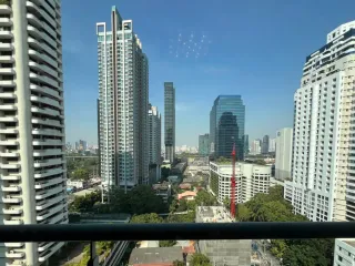 For sale 2 bed condo in Watthana, Bangkok