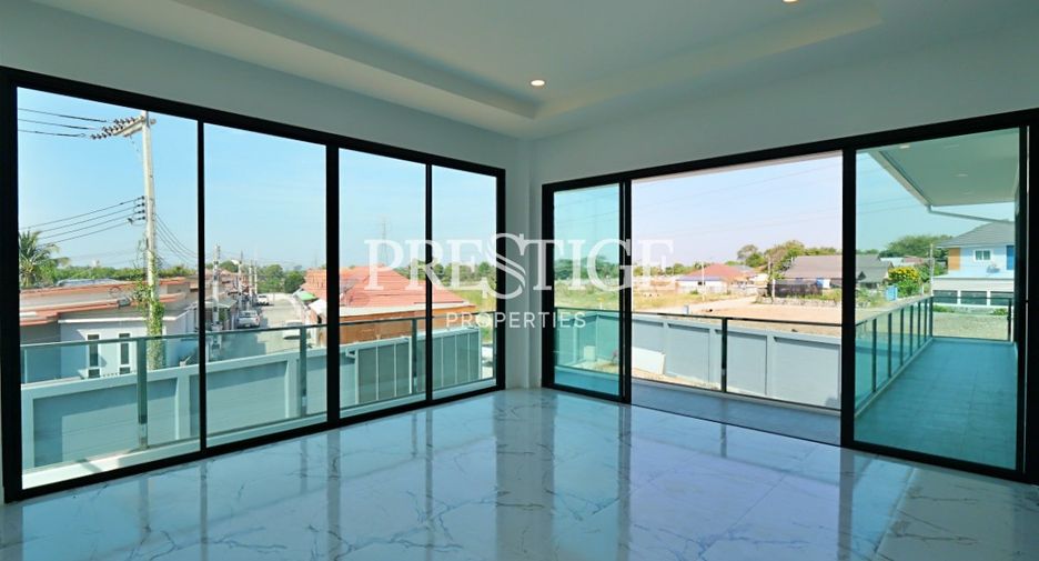 For rent 4 bedrooms house in Bang Lamung, Chonburi