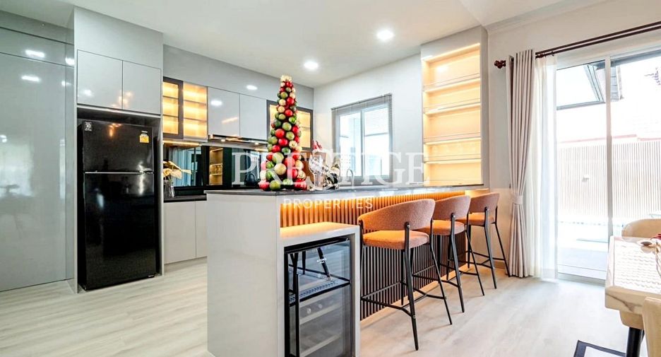 For sale 4 bedrooms house in Bang Lamung, Chonburi