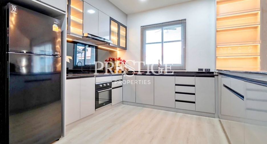 For sale 4 bedrooms house in Bang Lamung, Chonburi