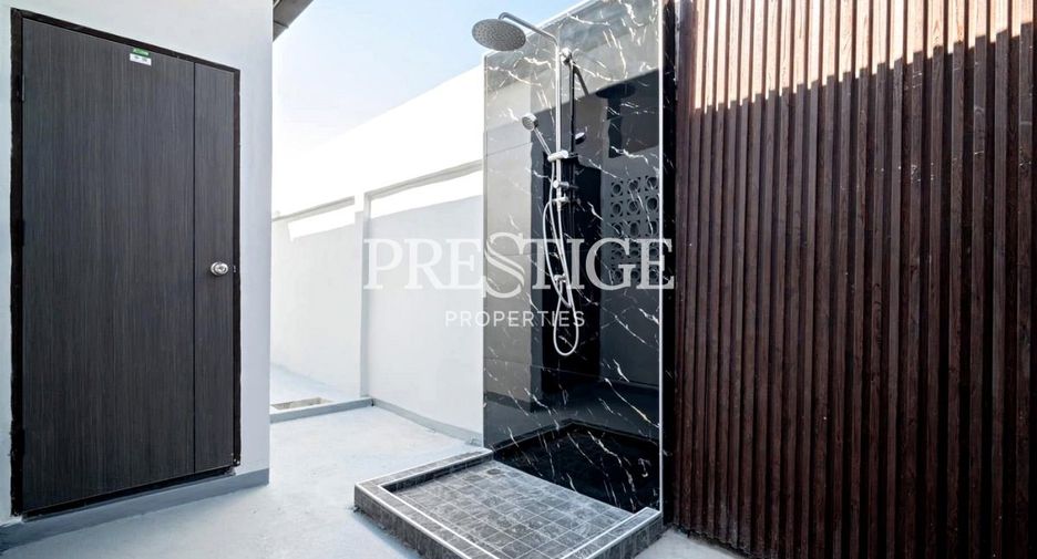 For sale 4 bedrooms house in Bang Lamung, Chonburi