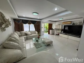 For sale 5 Beds house in Bang Rak, Bangkok