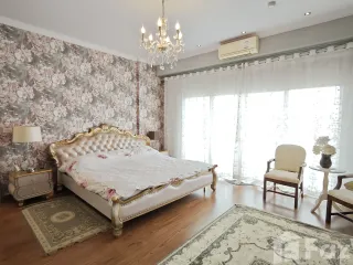 For sale 2 bed condo in Mueang Pathum Thani, Pathum Thani
