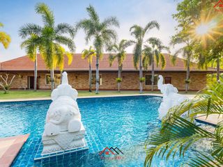 For sale 5 bed house in Sattahip, Chonburi