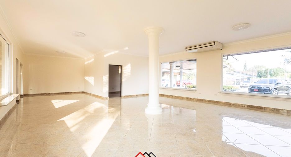 For sale 5 bedrooms house in Sattahip, Chonburi
