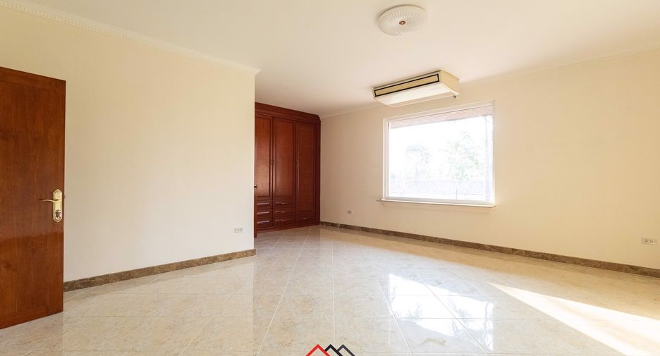 For sale 5 bedrooms house in Sattahip, Chonburi