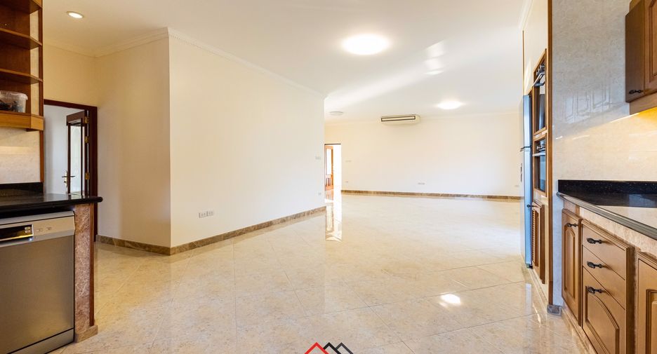 For sale 5 bedrooms house in Sattahip, Chonburi