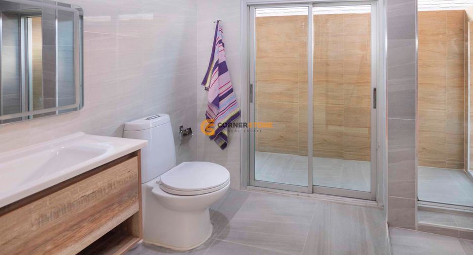 For sale 3 bedrooms house in East Pattaya, Pattaya