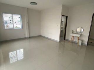 For sale 3 bed townhouse in Bang Pa-in, Phra Nakhon Si Ayutthaya