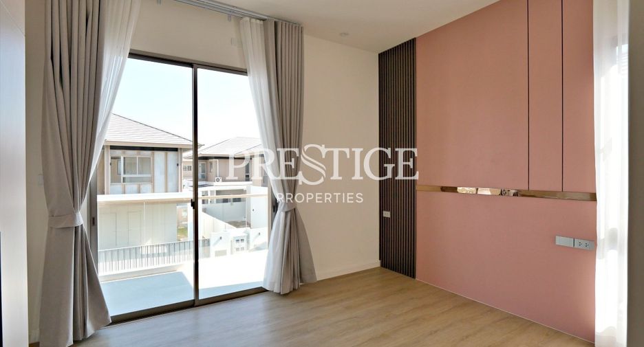 For sale 4 bedrooms house in Bang Lamung, Chonburi