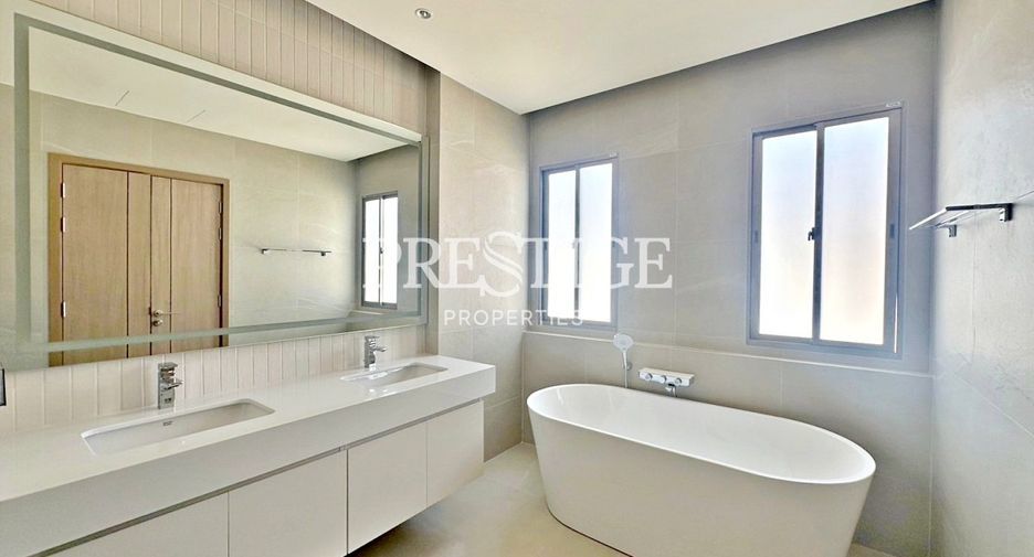 For sale 4 bedrooms house in Bang Lamung, Chonburi