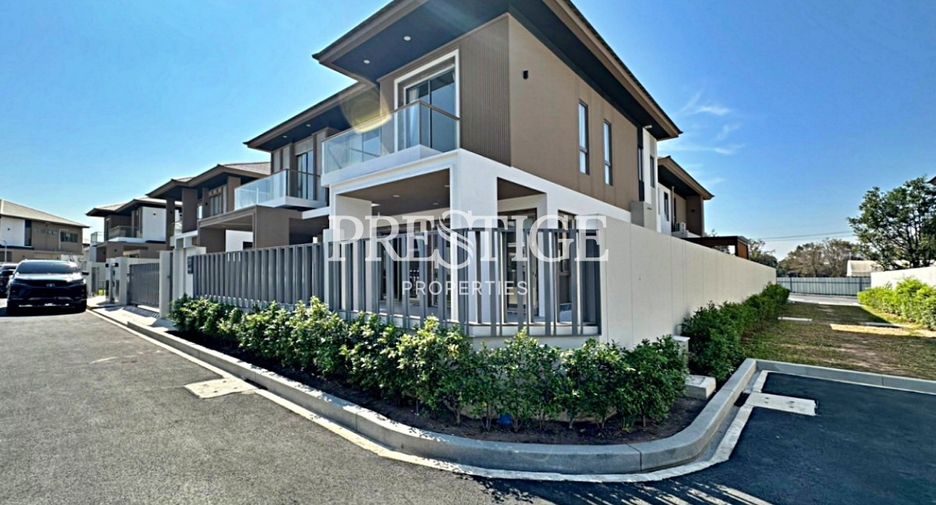 For sale 4 bedrooms house in Bang Lamung, Chonburi