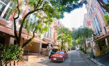 For rent 4 bed house in Watthana, Bangkok