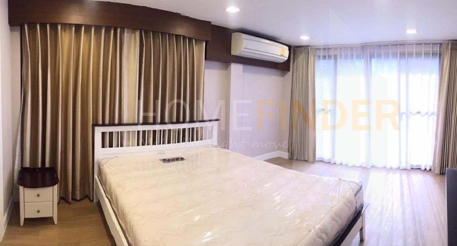 For rent 3 bed house in Watthana, Bangkok
