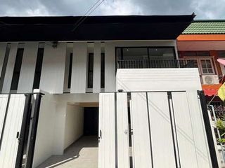 For sale 2 bed townhouse in Khlong Toei, Bangkok