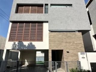 For rent 4 bed house in Huai Khwang, Bangkok