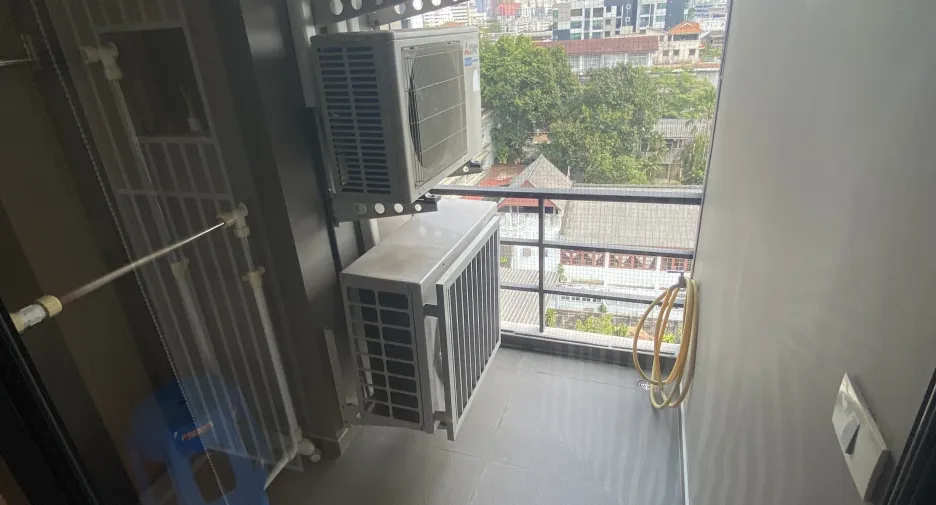 For sale 2 bed condo in Phaya Thai, Bangkok