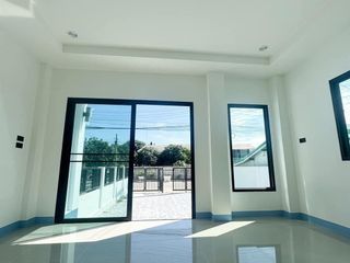 For sale 4 Beds townhouse in Phra Nakhon Si Ayutthaya, Phra Nakhon Si Ayutthaya