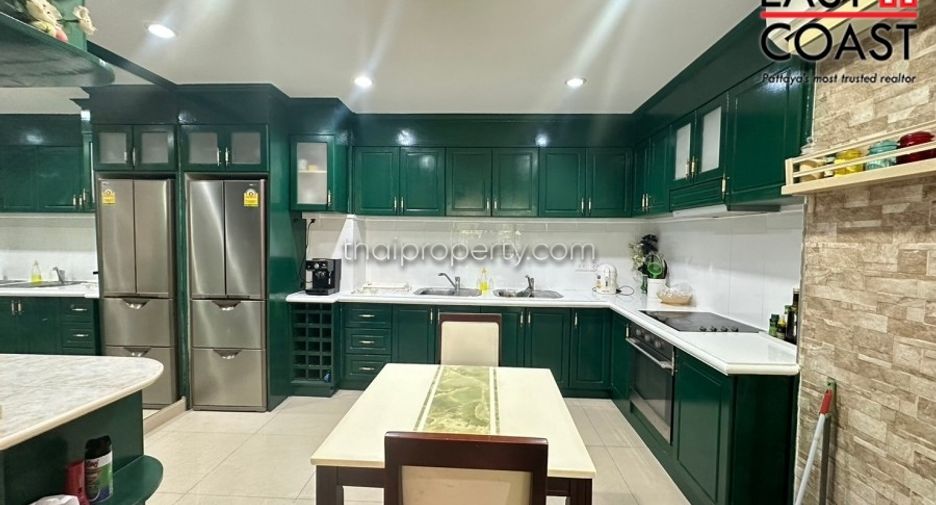 For sale 2 bedrooms condo in Jomtien, Pattaya