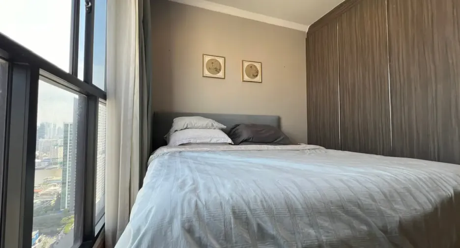 For rent 2 bedrooms condo in Khlong San, Bangkok