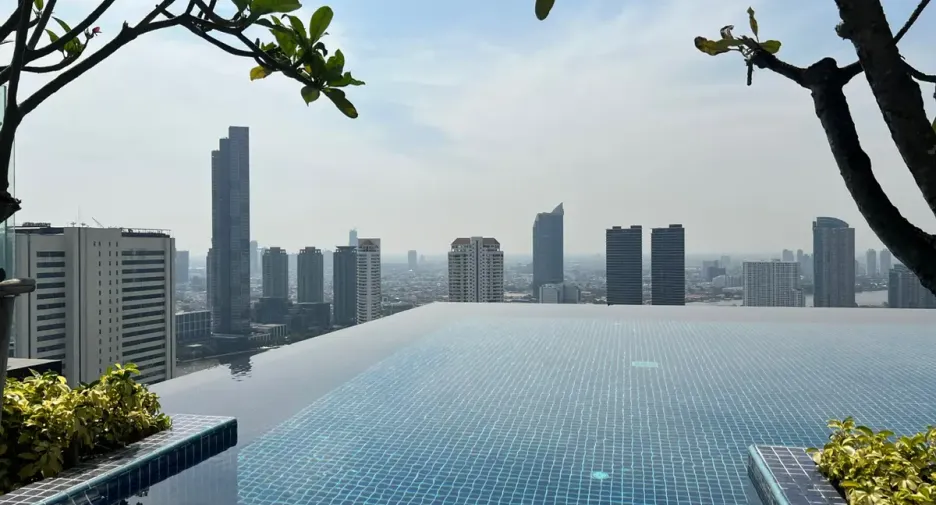 For rent 2 bedrooms condo in Khlong San, Bangkok