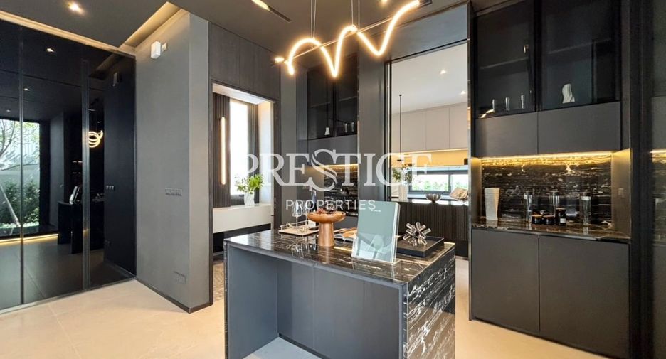 For sale 4 bedrooms house in Bang Lamung, Chonburi