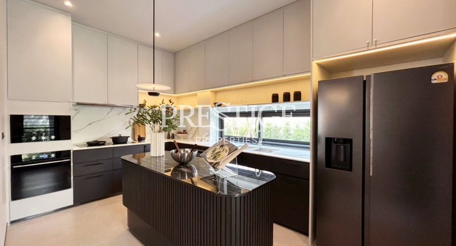 For sale 4 bedrooms house in Bang Lamung, Chonburi