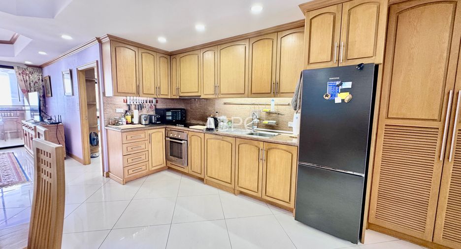 For sale 3 bedrooms condo in Bang Lamung, Chonburi