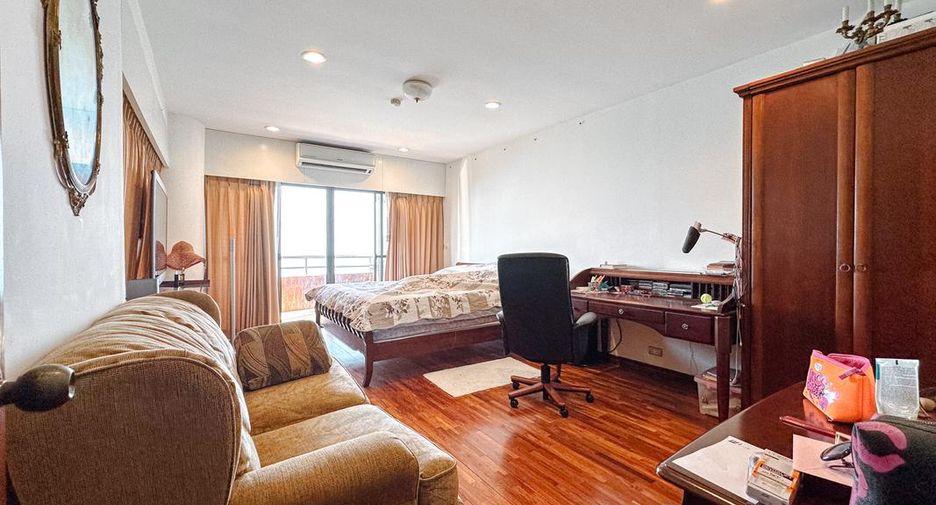 For sale 3 bedrooms condo in Sattahip, Chonburi