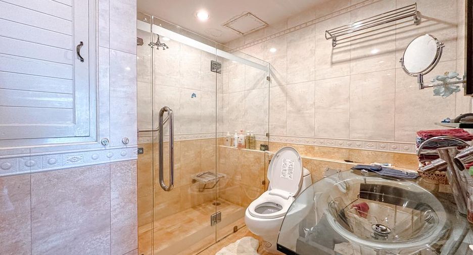 For sale 3 bedrooms condo in Sattahip, Chonburi