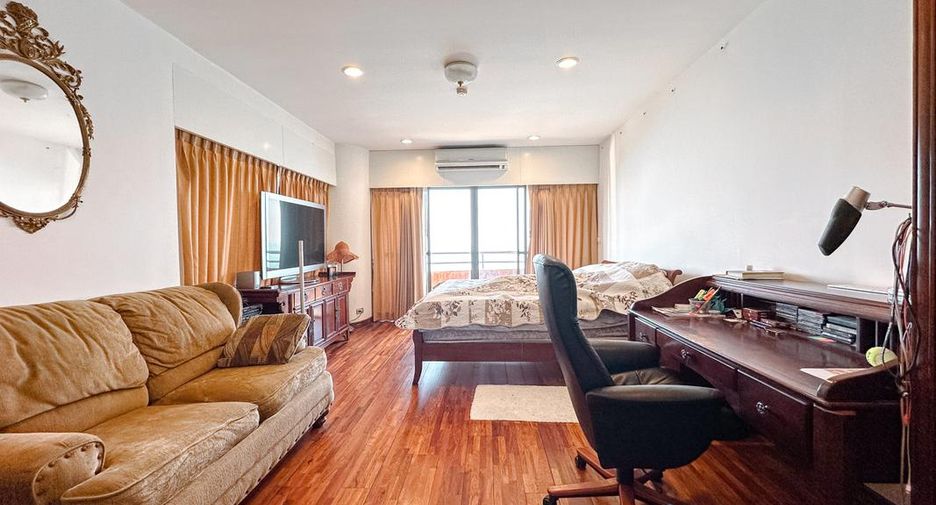 For sale 3 bedrooms condo in Sattahip, Chonburi