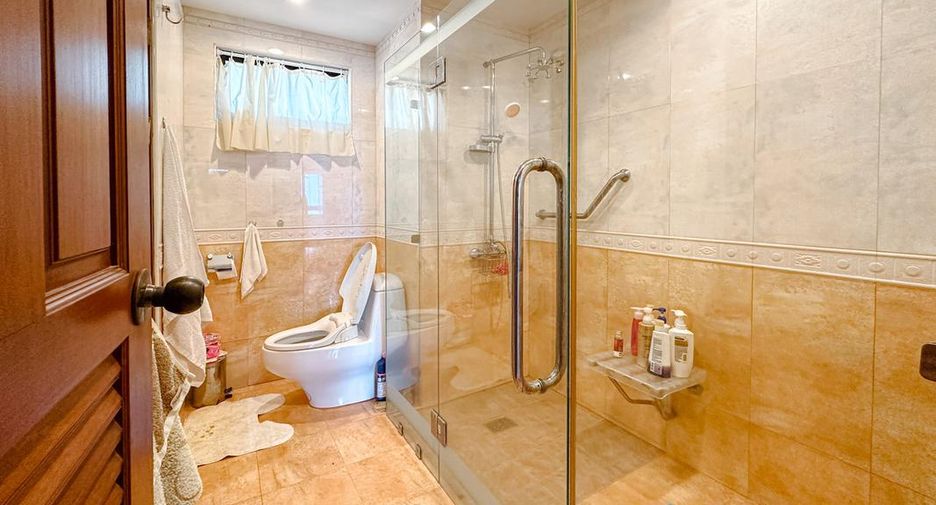 For sale 3 bedrooms condo in Sattahip, Chonburi
