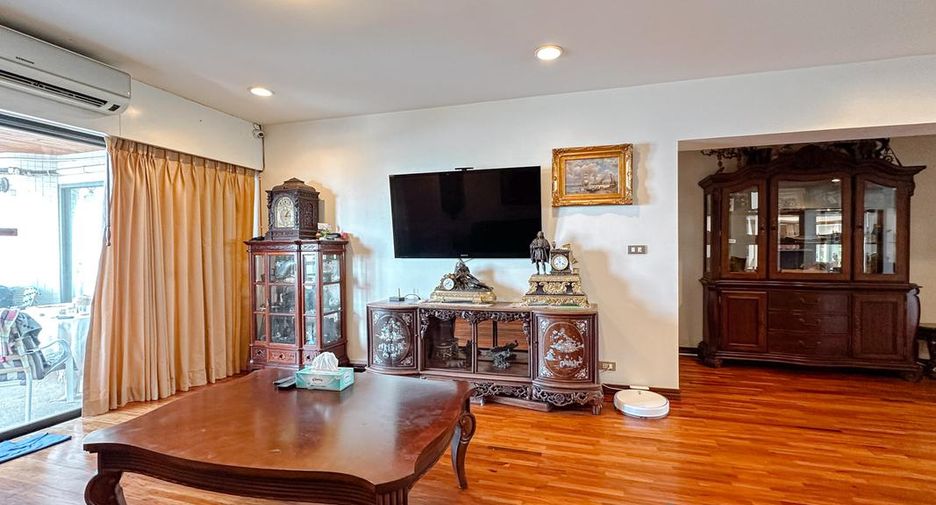 For sale 3 bedrooms condo in Sattahip, Chonburi