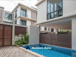 For rent 4 Beds house in Khlong Toei, Bangkok