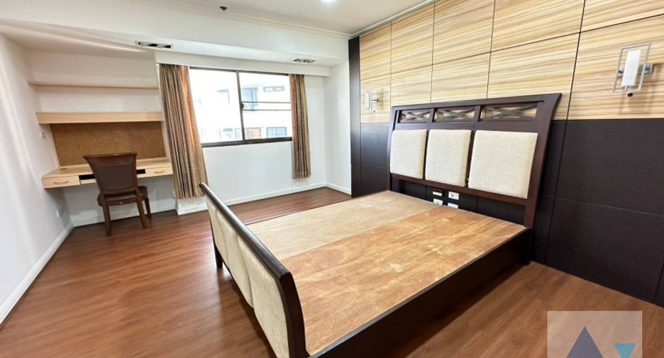 For rent 3 bed condo in Watthana, Bangkok
