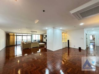 For rent 3 bed condo in Watthana, Bangkok