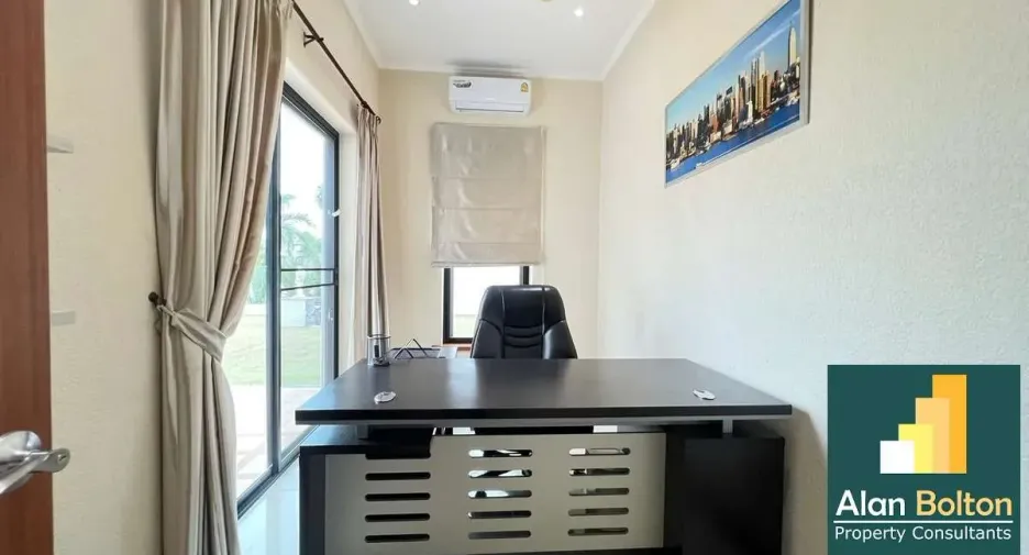 For rent and for sale 4 bedrooms house in Bang Lamung, Chonburi