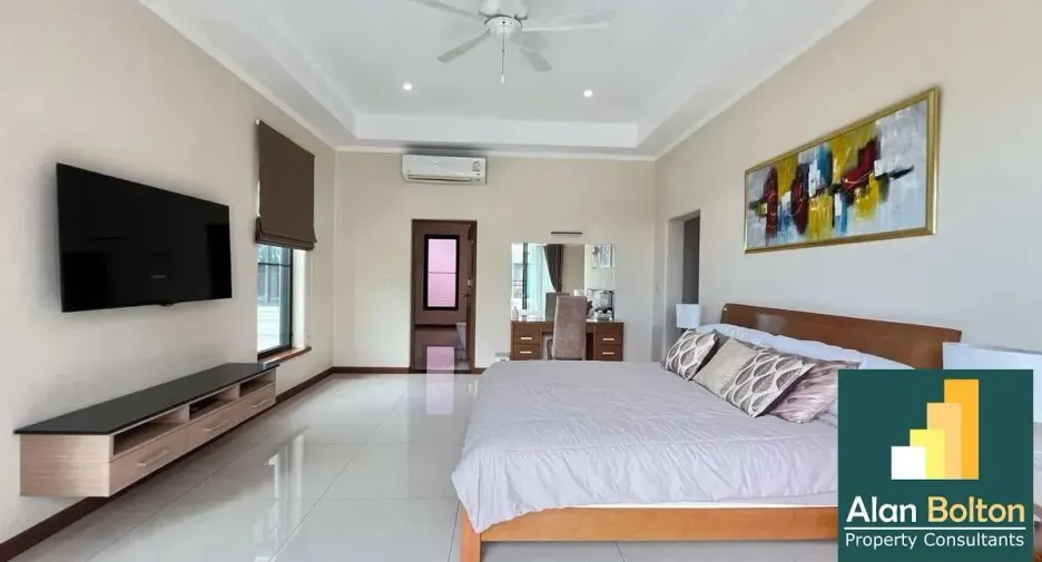 For rent and for sale 4 bedrooms house in Bang Lamung, Chonburi