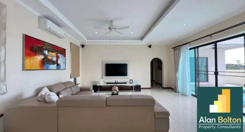 For rent and for sale 4 bedrooms house in Bang Lamung, Chonburi