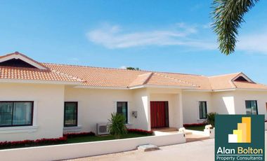 For rent and for sale 4 bedrooms house in East Pattaya, Pattaya