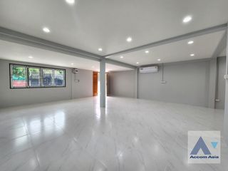 For rent 2 Beds house in Watthana, Bangkok