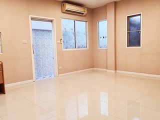 For sale 4 bed townhouse in Prawet, Bangkok