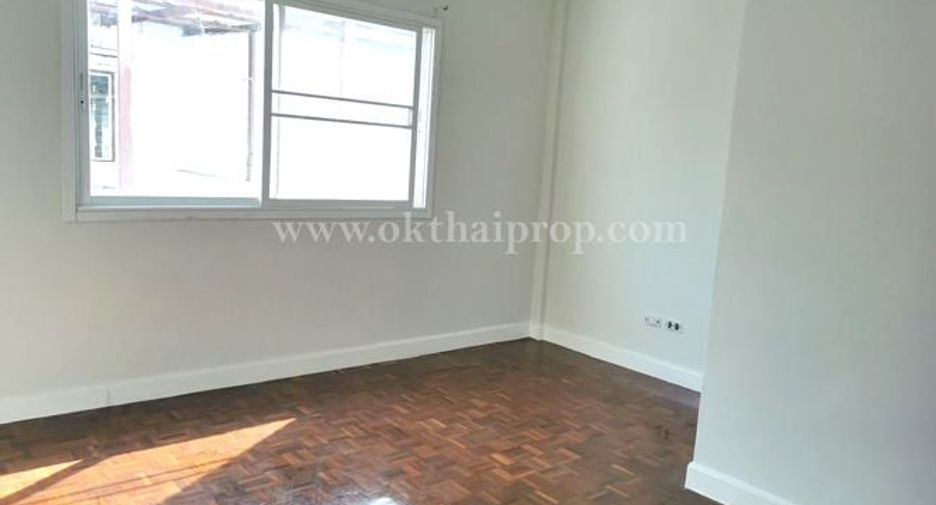 For sale 2 Beds townhouse in Mueang Nonthaburi, Nonthaburi