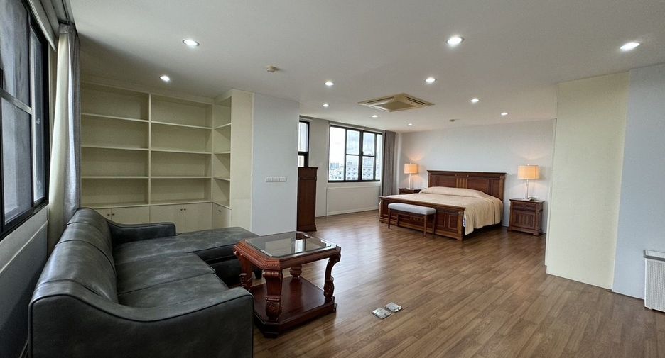 For rent 3 bed condo in Mueang Nonthaburi, Nonthaburi
