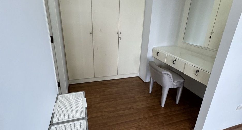 For rent 3 bed condo in Mueang Nonthaburi, Nonthaburi