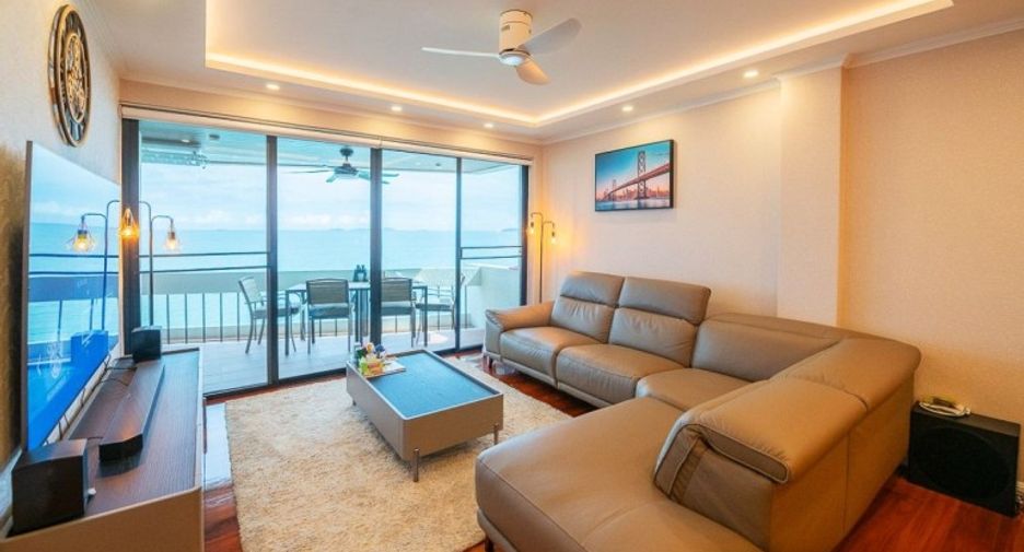 For sale 3 bedrooms condo in Pratumnak, Pattaya