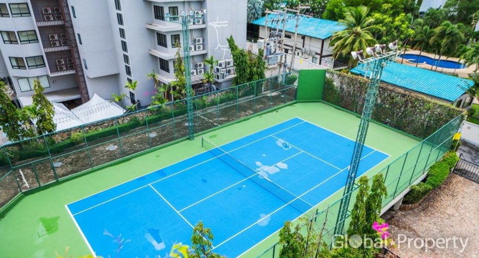 For sale 3 bedrooms condo in Pratumnak, Pattaya