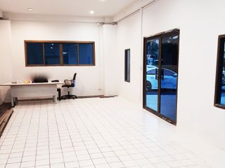 For rent retail Space in Mueang Nonthaburi, Nonthaburi