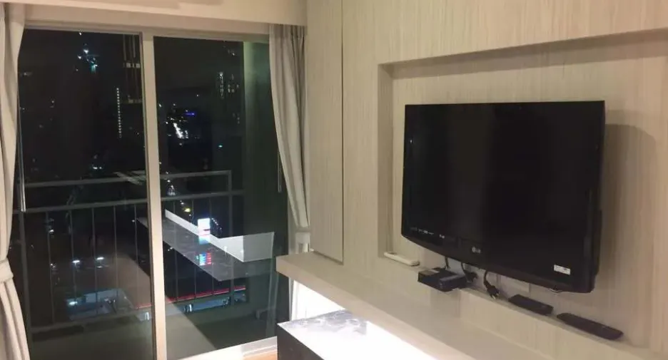 For sale 1 bed condo in Phaya Thai, Bangkok
